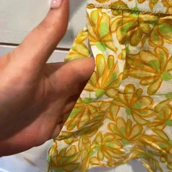 Zara shorts size small, floral, flower print, yellow, summer, spring - Picture 4 of 4